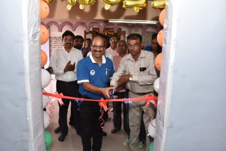 આંબા તલાટ ગામે ઉમિયા વાંચન કુટિર નો પ્રારંભ <br/> ગામના નિવૃત   અધિકારી-પદાધિકારીઓનું શાલ ઓઢાડી  બહુમાન